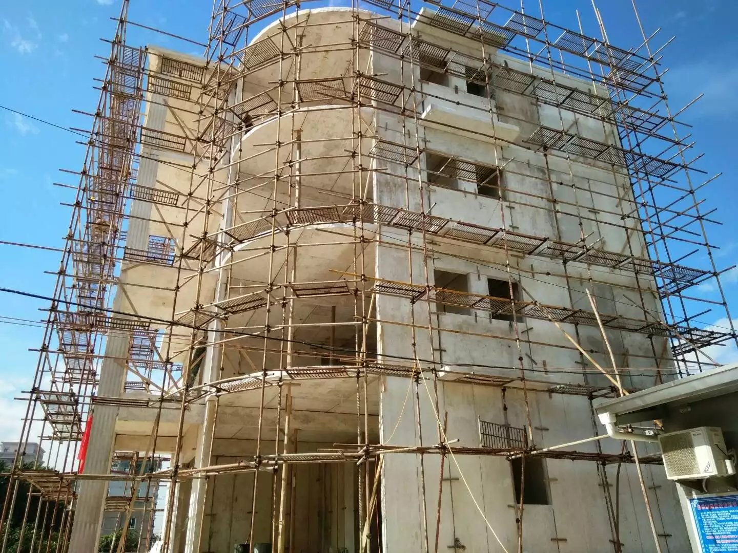 朔城星河绿色环保装配式建材在福建修建的五层别墅建筑
